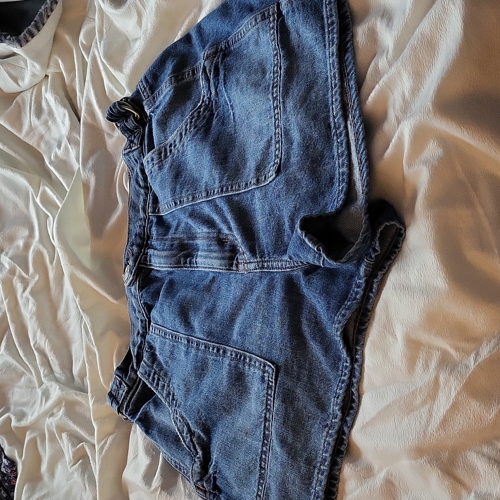American Eagle Highest Rise Mom Short